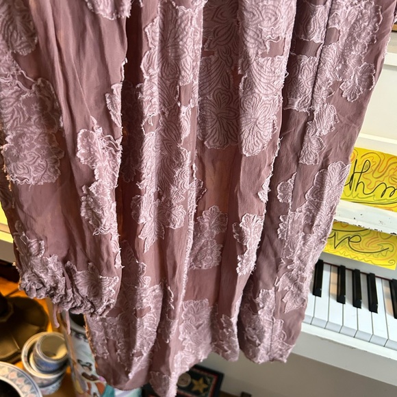 Wilfred Aritzia Womens Textured Floral Overlay Long Sleeve Dress Size Large Pink - Picture 15 of 16